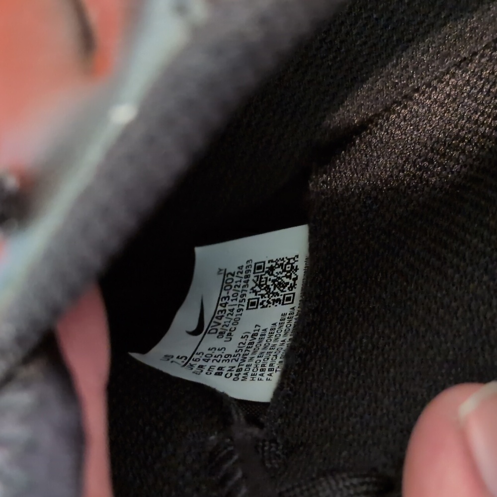 Nike Legend 10 Club IC Shoes - Picture 7 of 7